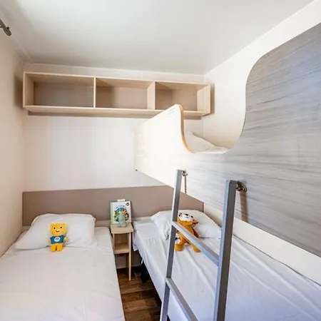 Mobil Avec Terrasse Pour 6 Personnes - Api-1-52-636 مكان تخييم Badefols-sur-Dordogne
